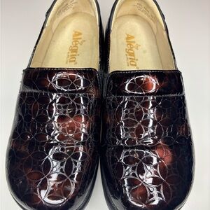 Alegria Keli Burgundy Patent Leather Clogs Size 37 6.5US